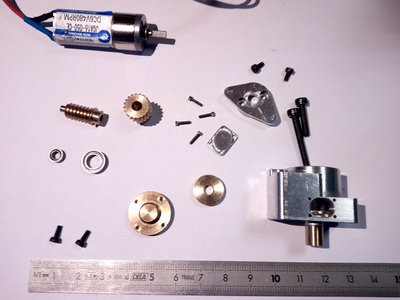 LIEBHERR 942 RC Motorisaiton tourelle ensemble des pièces_w.jpg